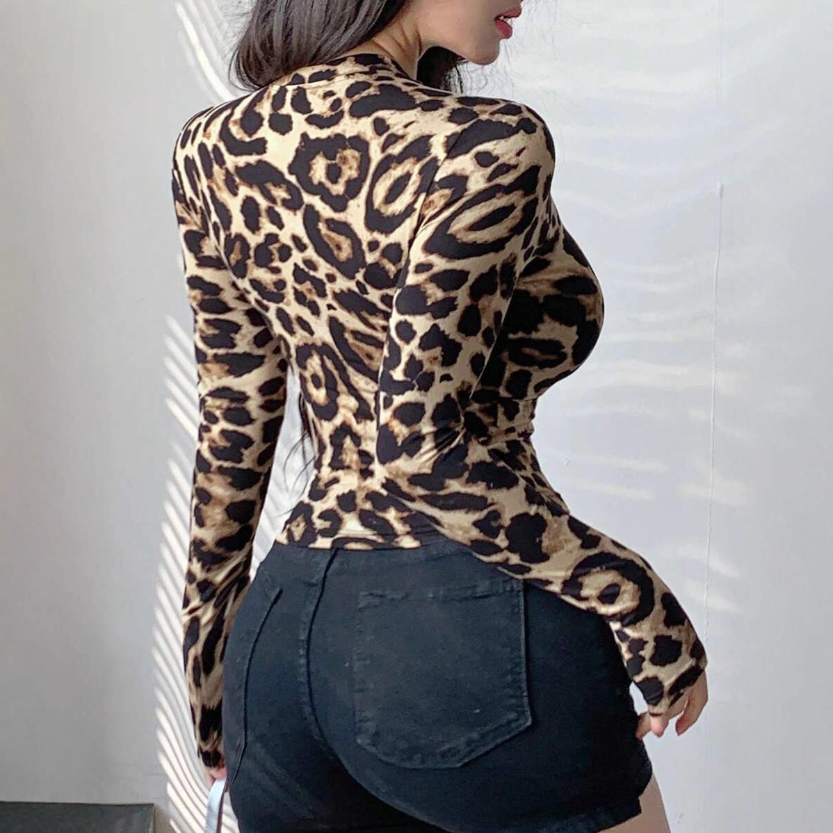 Dames crop-jack met luipaardpr - Jackets recensie en prijs